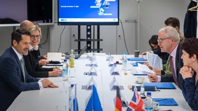 The presidents and other representatives of TUM and Imperial in conversation